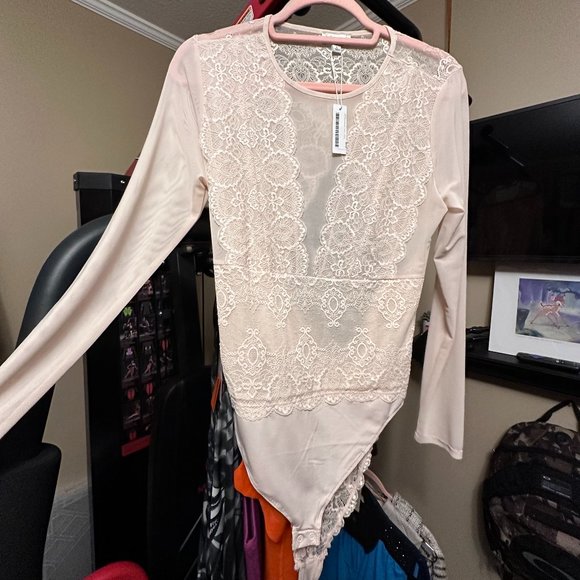 NWT GF Divina Long Sleeve Sheer Bodysuit Peach Sz L - Picture 1 of 1